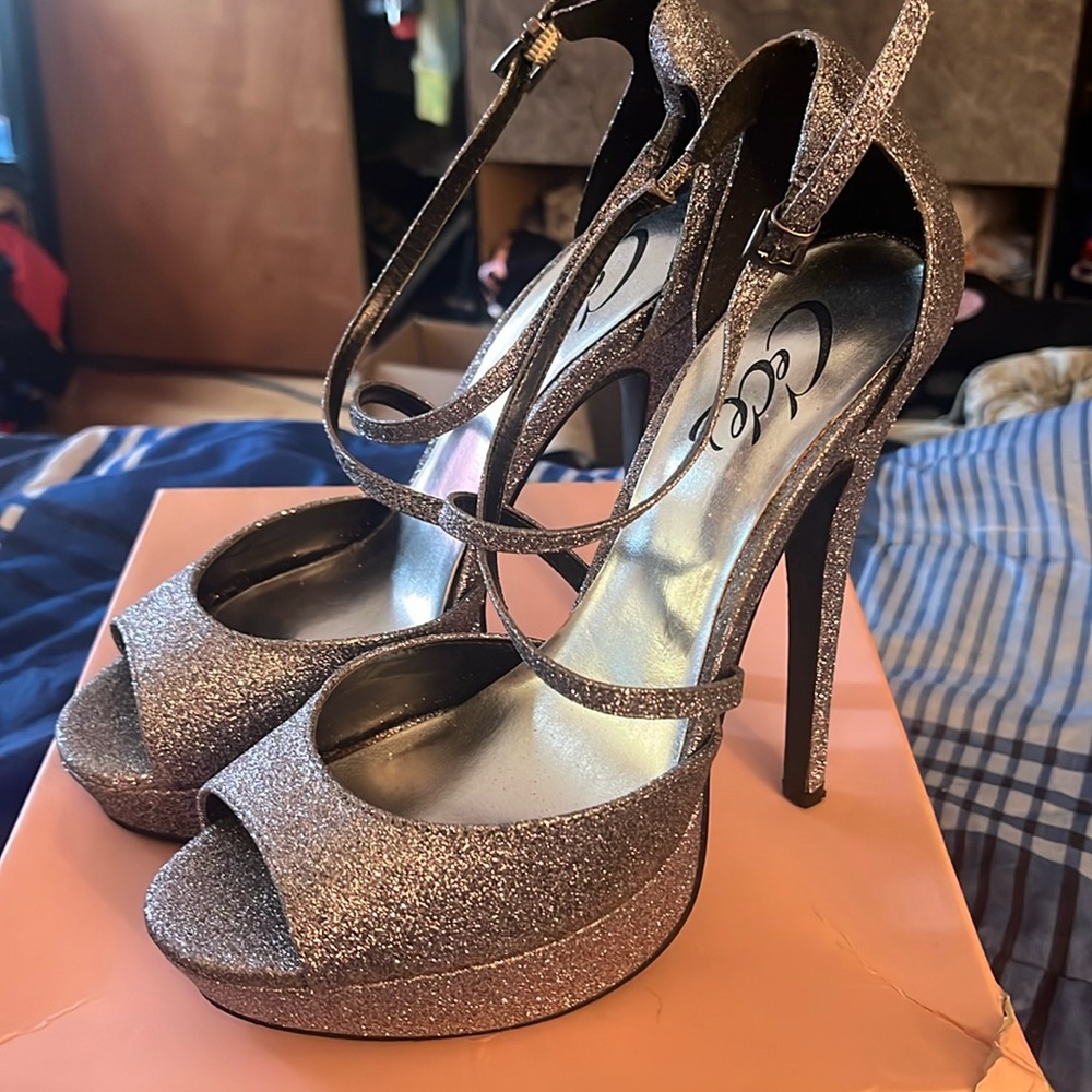 Women’s high heels, gently used